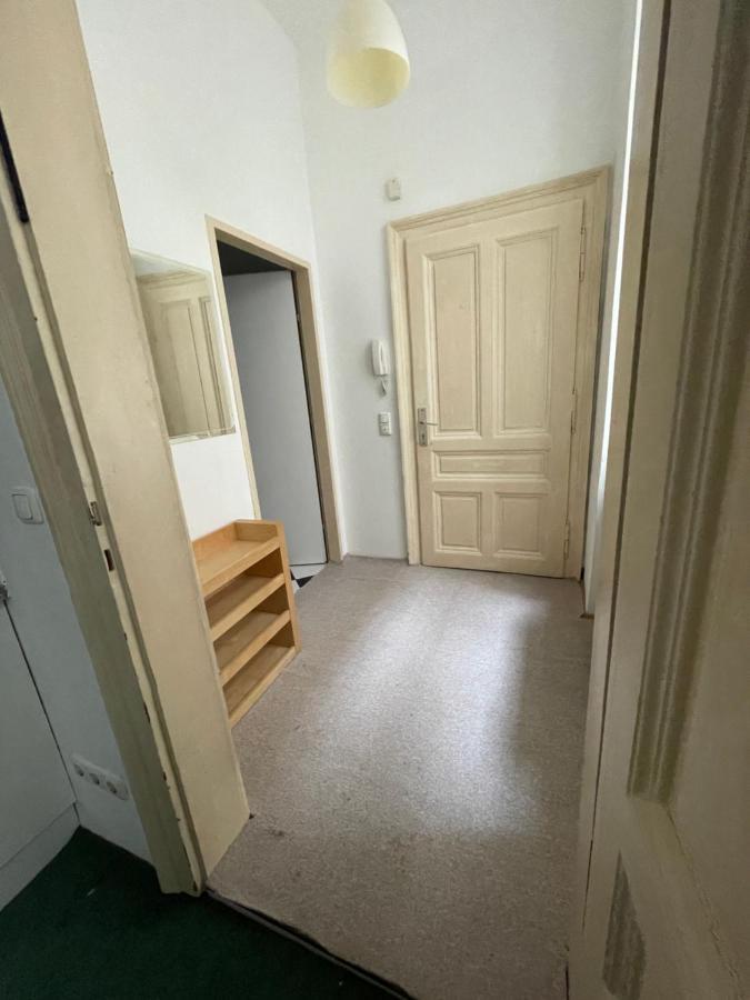 Volkstheater Apartment. Vienna Exterior photo
