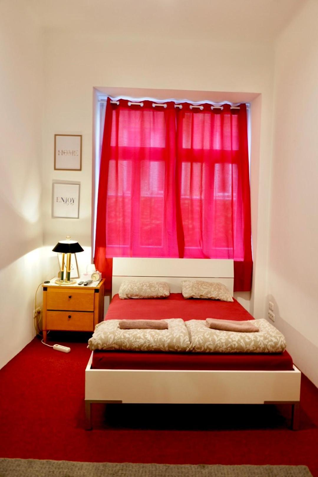 Volkstheater Apartment. Vienna Exterior photo